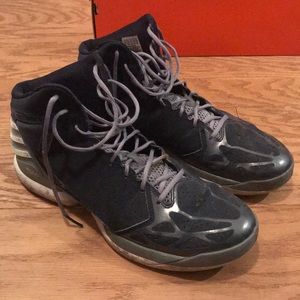 Derrick Rose men’s basketball shoes size 13